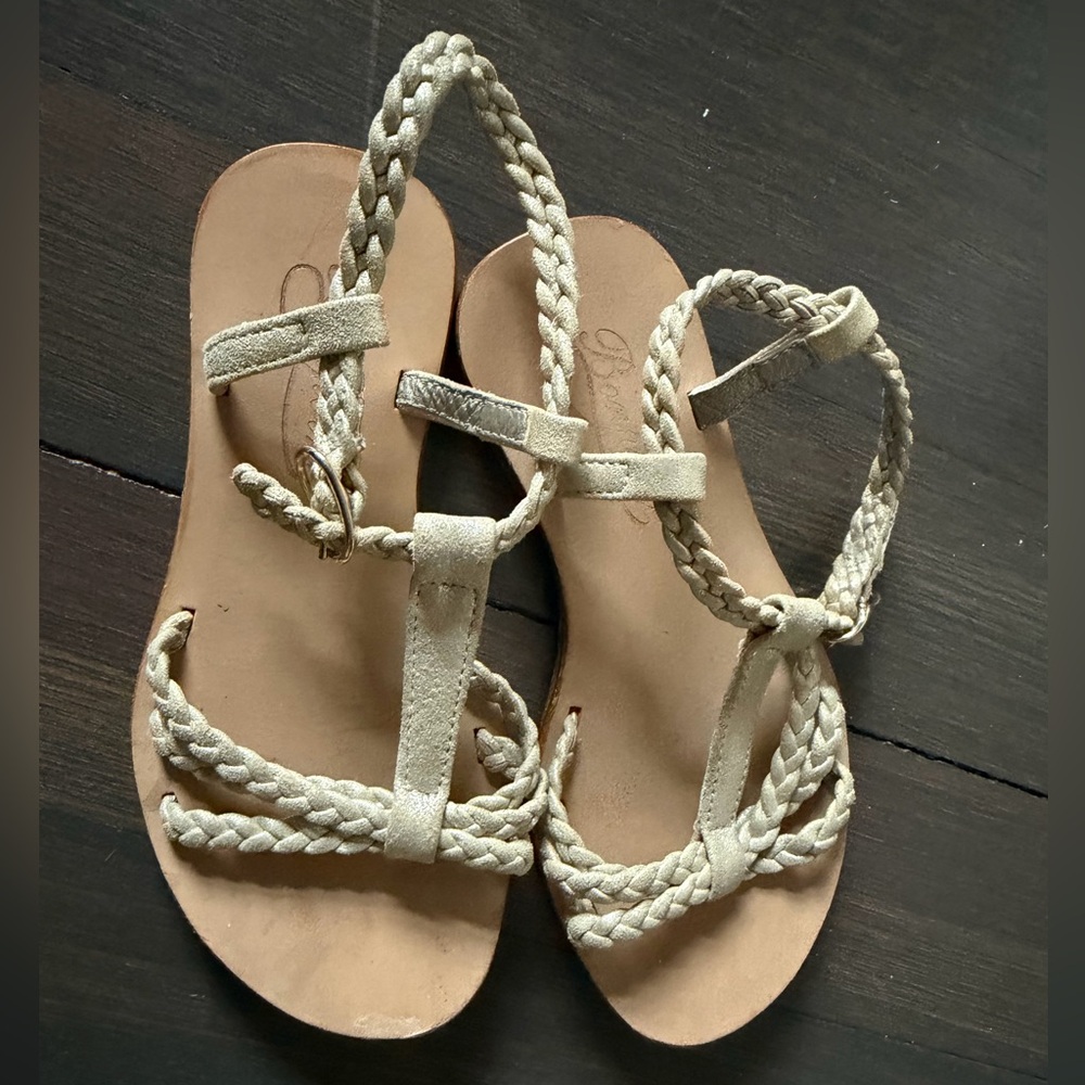 Bonpoint gold girls t-bar braided leather sandals, size EU 25 (3 yrs)